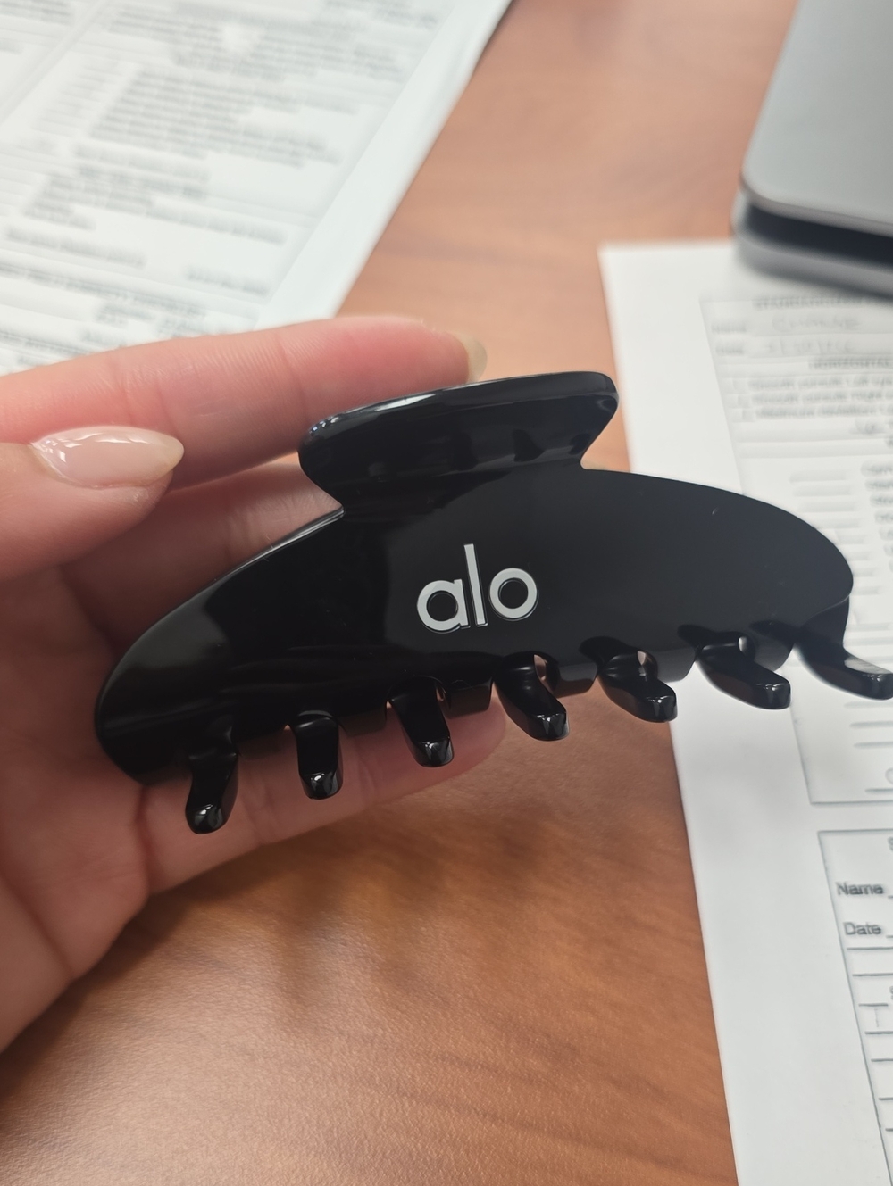BEWARE OF FAKE ALO HAIR CLIPS